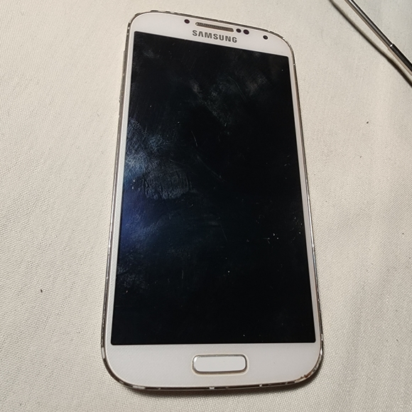 Phones - Picture 2 of 6